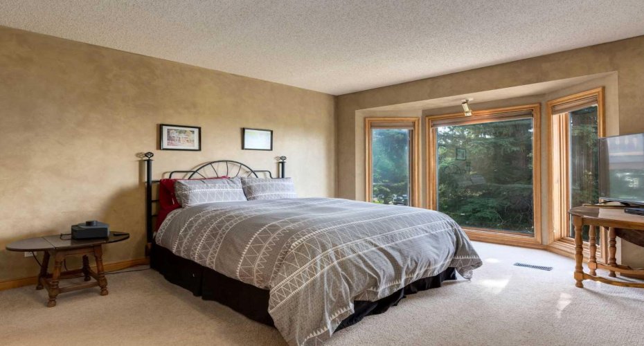 224 Edgedale Drive, Calgary, Alberta T3A 2R7, 4 Bedroom Bedrooms, 0 ,4 BathroomBathrooms,Residential,For Sale,Edgedale,0,A2327854