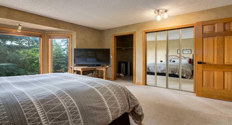 224 Edgedale Drive, Calgary, Alberta T3A 2R7, 4 Bedroom Bedrooms, 0 ,4 BathroomBathrooms,Residential,For Sale,Edgedale,0,A2327854
