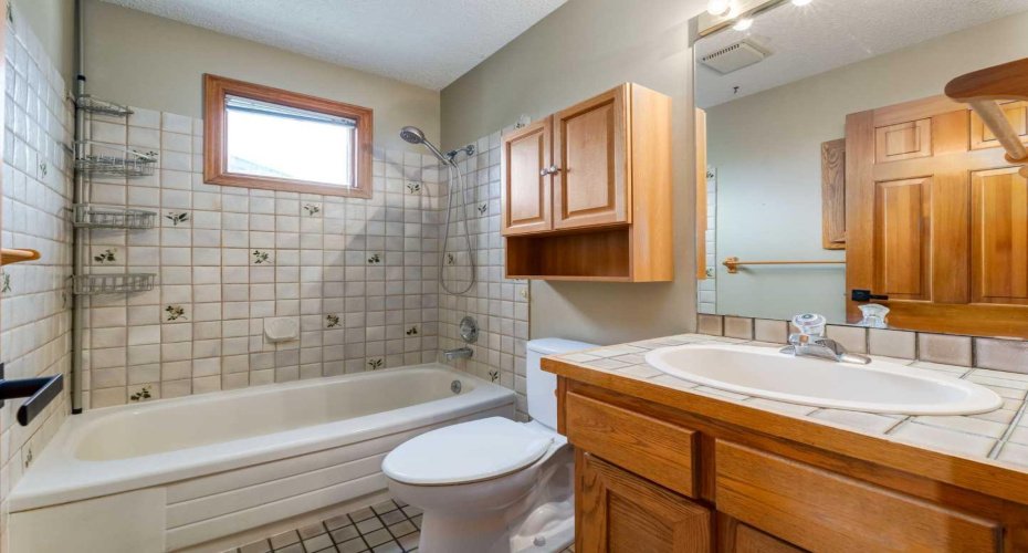 224 Edgedale Drive, Calgary, Alberta T3A 2R7, 4 Bedroom Bedrooms, 0 ,4 BathroomBathrooms,Residential,For Sale,Edgedale,0,A2327854