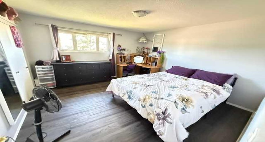 9517 89 Avenue, Peace River, Alberta T8S1G7, 4 Bedroom Bedrooms, 0 ,2 BathroomBathrooms,Residential,For Sale,89,0,A2327860