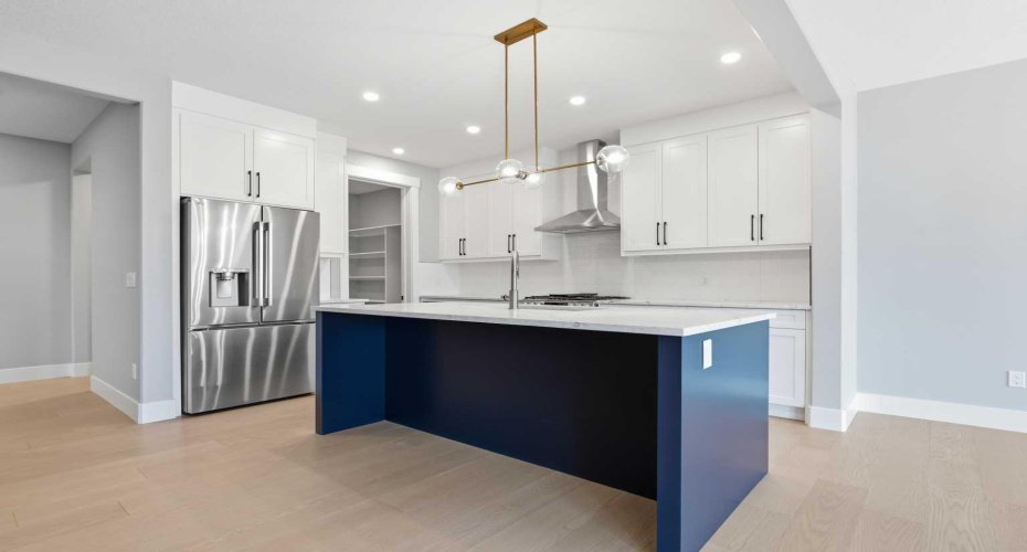 Kitchen / kitchen island