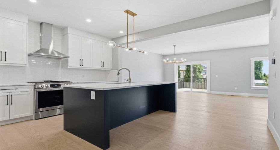 Kitchen / kitchen island