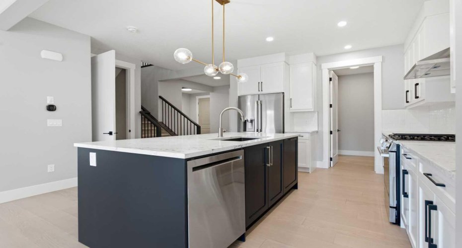 Kitchen / kitchen island