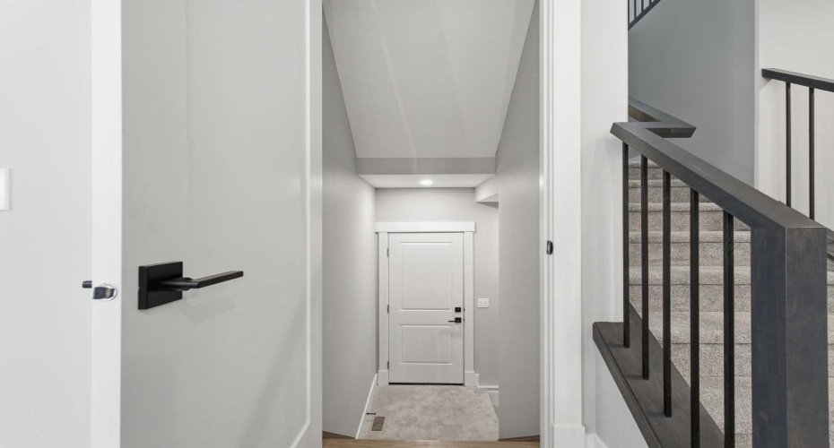 Stairs / side entrance to the basement
