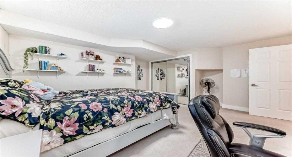 7165 California Boulevard, Calgary, Alberta T1Y 6W1, 4 Bedroom Bedrooms, 0 ,3 BathroomBathrooms,Residential,For Sale,California,0,A2327879