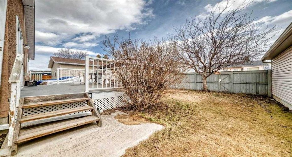 7165 California Boulevard, Calgary, Alberta T1Y 6W1, 4 Bedroom Bedrooms, 0 ,3 BathroomBathrooms,Residential,For Sale,California,0,A2327879