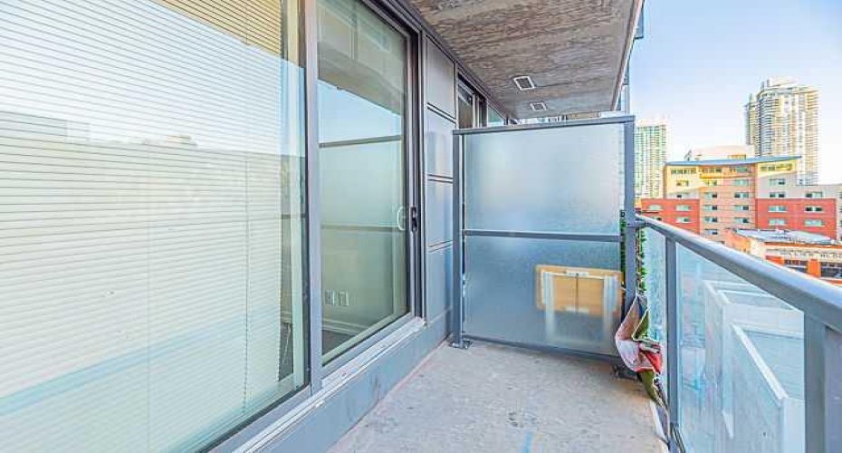 450 8 Avenue, Calgary, Alberta T2G 1T2, 2 Bedroom Bedrooms, 0 ,1 BathroomBathrooms,Residential,For Sale,8,0,A2327891