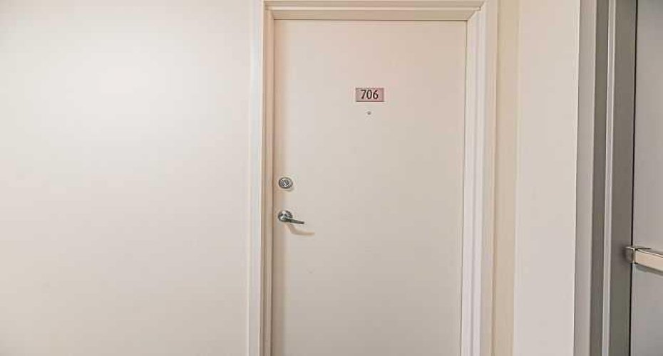 450 8 Avenue, Calgary, Alberta T2G 1T2, 2 Bedroom Bedrooms, 0 ,1 BathroomBathrooms,Residential,For Sale,8,0,A2327891