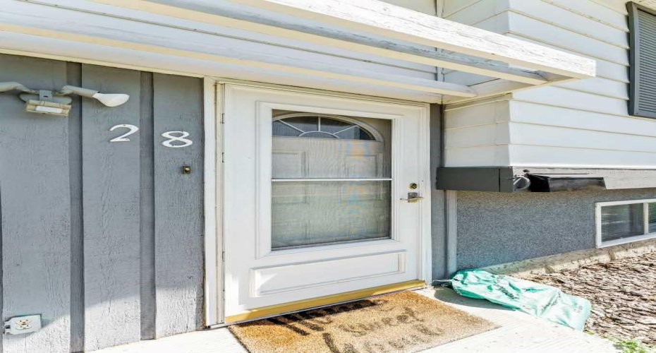 28 Rossdale Street, Medicine Hat, Alberta T1B 1X4, 4 Bedroom Bedrooms, 0 ,2 BathroomBathrooms,Residential,For Sale,Rossdale,0,A2327892