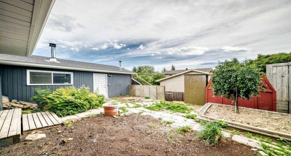 3319 Radcliffe Drive, Calgary, Alberta T2A 5X3, 5 Bedroom Bedrooms, 0 ,3 BathroomBathrooms,Residential,For Sale,Radcliffe,0,A2327895