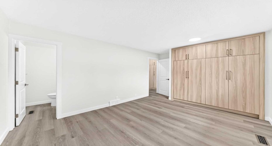 3319 Radcliffe Drive, Calgary, Alberta T2A 5X3, 5 Bedroom Bedrooms, 0 ,3 BathroomBathrooms,Residential,For Sale,Radcliffe,0,A2327895