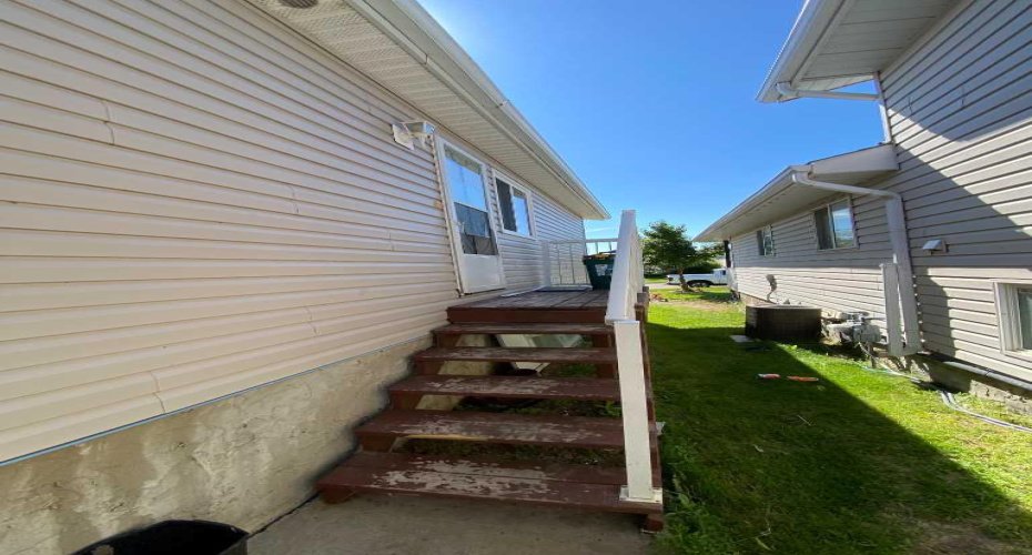 Uper level side entrance