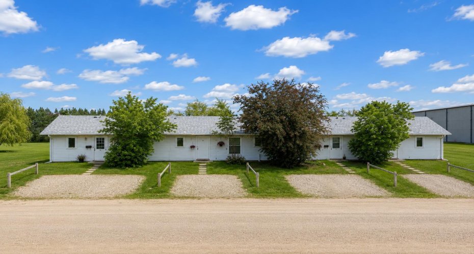 325 Homestead Place, St. Walburg, Saskatchewan S0M2T0, 0 , 0 ,0,Multi-family,For Sale,Homestead Place,0,A2327912