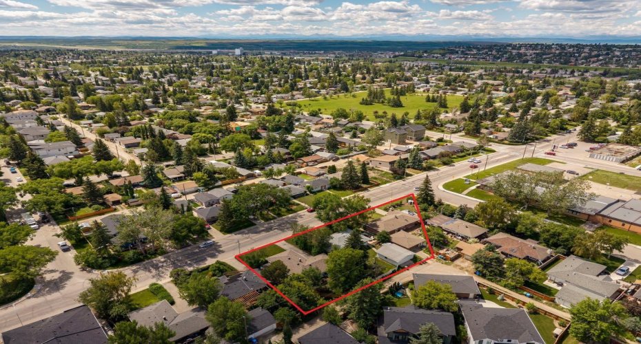 4520 26 Avenue, Calgary, Alberta T3E0P9, 4 Bedroom Bedrooms, 0 ,2 BathroomBathrooms,Residential,For Sale,26,0,A2327914