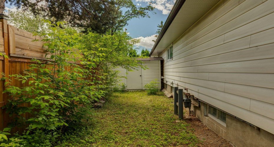 4520 26 Avenue, Calgary, Alberta T3E0P9, 4 Bedroom Bedrooms, 0 ,2 BathroomBathrooms,Residential,For Sale,26,0,A2327914