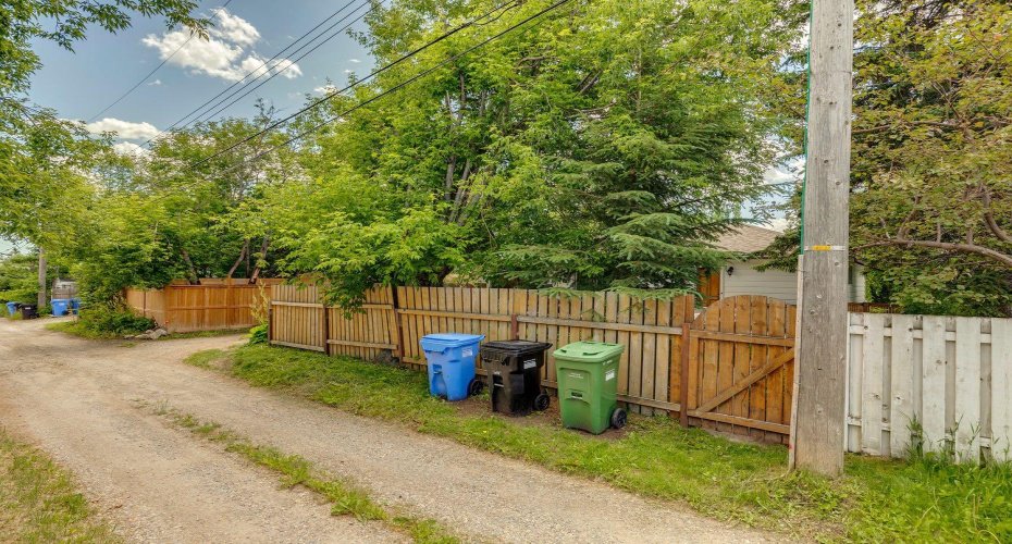 4520 26 Avenue, Calgary, Alberta T3E0P9, 4 Bedroom Bedrooms, 0 ,2 BathroomBathrooms,Residential,For Sale,26,0,A2327914