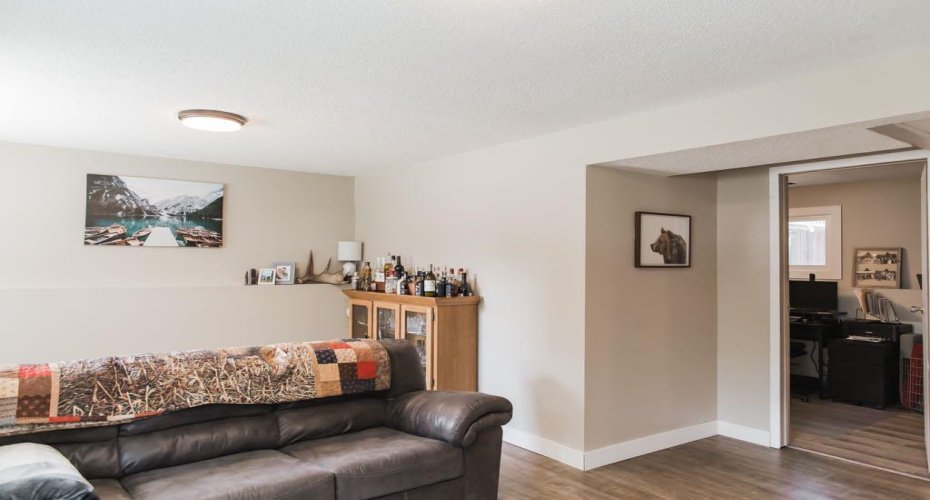 9422 64 Avenue, Grande Prairie, Alberta T8W 1B5, 5 Bedroom Bedrooms, 0 ,3 BathroomBathrooms,Residential,For Sale,64,0,A2327927