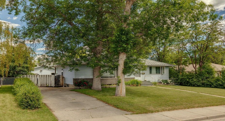 4524 26 Avenue, Calgary, Alberta T3E 0P9, 4 Bedroom Bedrooms, 0 ,2 BathroomBathrooms,Residential,For Sale,26,0,A2327932