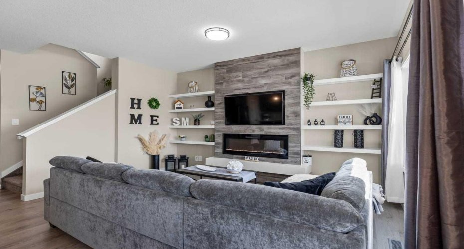 210 Knight Avenue, Crossfield, Alberta T0M 0S0, 5 Bedroom Bedrooms, 0 ,4 BathroomBathrooms,Residential,For Sale,Knight,0,A2327951