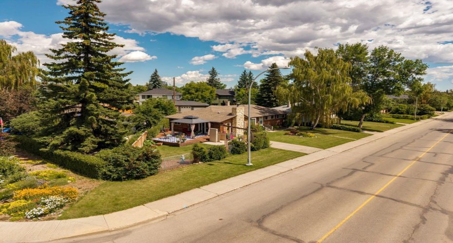 4528 26 Avenue, Calgary, Alberta T3E 0P9, 5 Bedroom Bedrooms, 0 ,2 BathroomBathrooms,Residential,For Sale,26,0,A2327958