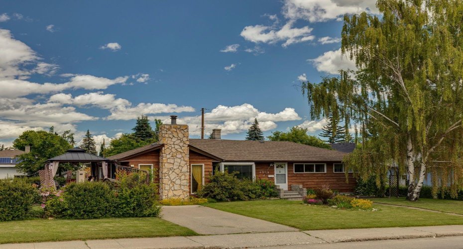 4528 26 Avenue, Calgary, Alberta T3E 0P9, 5 Bedroom Bedrooms, 0 ,2 BathroomBathrooms,Residential,For Sale,26,0,A2327958