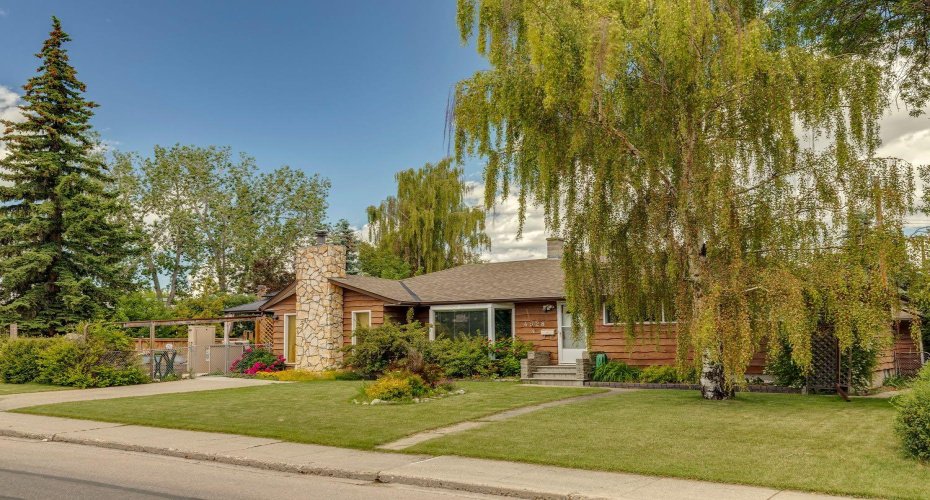 4528 26 Avenue, Calgary, Alberta T3E 0P9, 5 Bedroom Bedrooms, 0 ,2 BathroomBathrooms,Residential,For Sale,26,0,A2327958