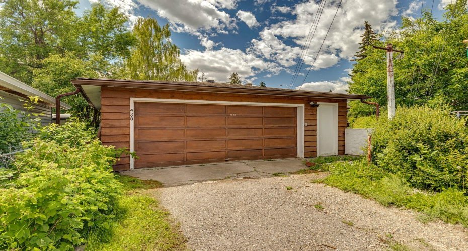 4528 26 Avenue, Calgary, Alberta T3E 0P9, 5 Bedroom Bedrooms, 0 ,2 BathroomBathrooms,Residential,For Sale,26,0,A2327958
