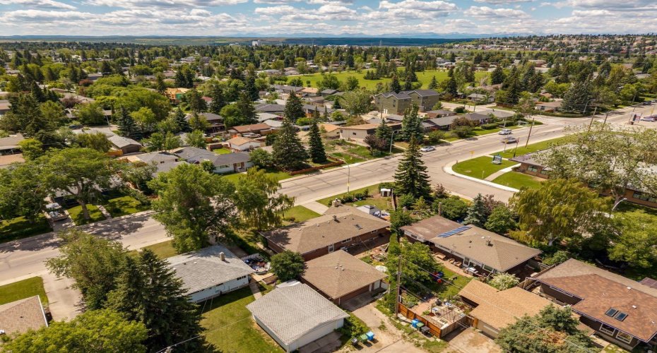 4528 26 Avenue, Calgary, Alberta T3E 0P9, 5 Bedroom Bedrooms, 0 ,2 BathroomBathrooms,Residential,For Sale,26,0,A2327958