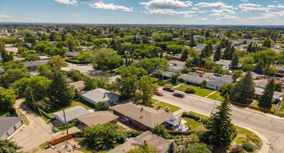 4528 26 Avenue, Calgary, Alberta T3E 0P9, 5 Bedroom Bedrooms, 0 ,2 BathroomBathrooms,Residential,For Sale,26,0,A2327958