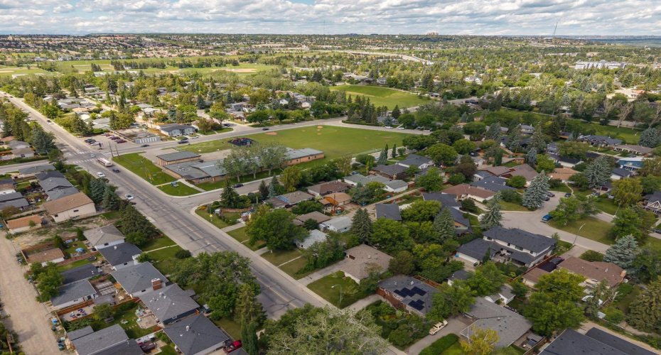 4528 26 Avenue, Calgary, Alberta T3E 0P9, 5 Bedroom Bedrooms, 0 ,2 BathroomBathrooms,Residential,For Sale,26,0,A2327958