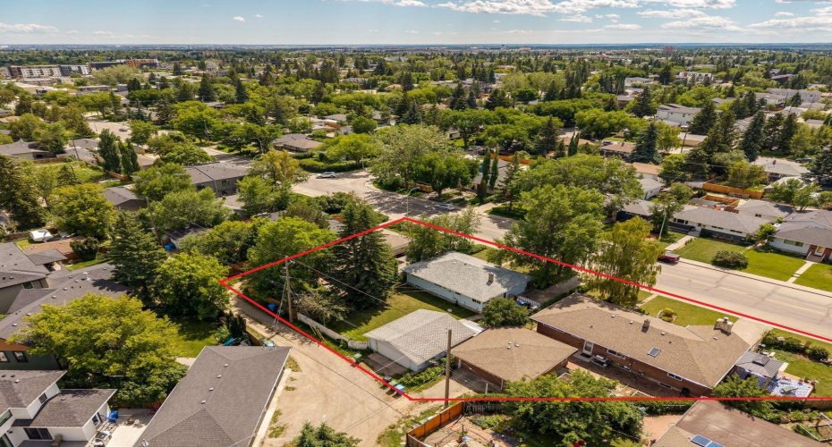 4528 26 Avenue, Calgary, Alberta T3E 0P9, 5 Bedroom Bedrooms, 0 ,2 BathroomBathrooms,Residential,For Sale,26,0,A2327958