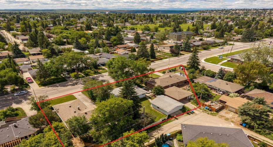 4528 26 Avenue, Calgary, Alberta T3E 0P9, 5 Bedroom Bedrooms, 0 ,2 BathroomBathrooms,Residential,For Sale,26,0,A2327958