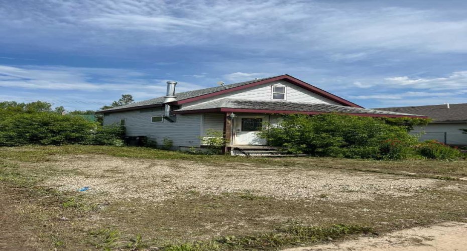 806 3 Avenue, Beaverlodge, Alberta T0H 0C0, 3 Bedroom Bedrooms, 0 ,2 BathroomBathrooms,Residential,For Sale,3,0,A2327961