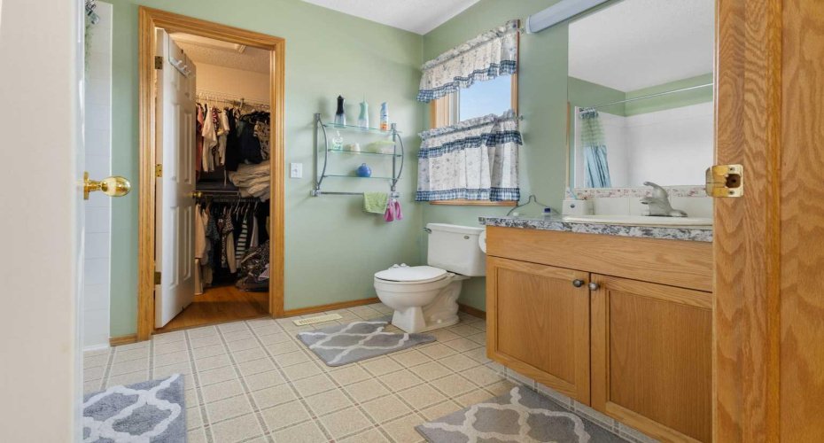 179 Erin Park Drive, Calgary, Alberta T3B 3L5, 3 Bedroom Bedrooms, 0 ,3 BathroomBathrooms,Residential,For Sale,Erin Park,0,A2327966