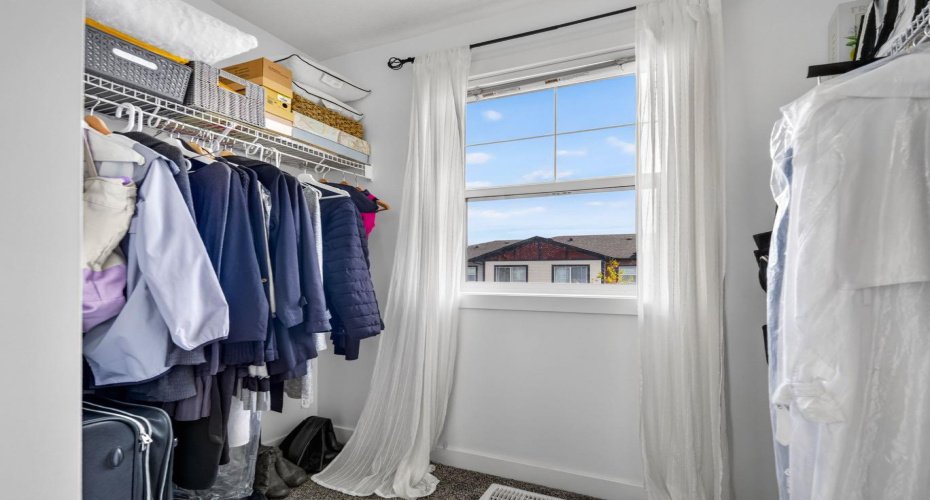 404 Jumping Pound Common, Cochrane, Alberta T4C 2L1, 3 Bedrooms Bedrooms, ,3 BathroomsBathrooms,Residential,For Sale,Jumping Pound,A2327980