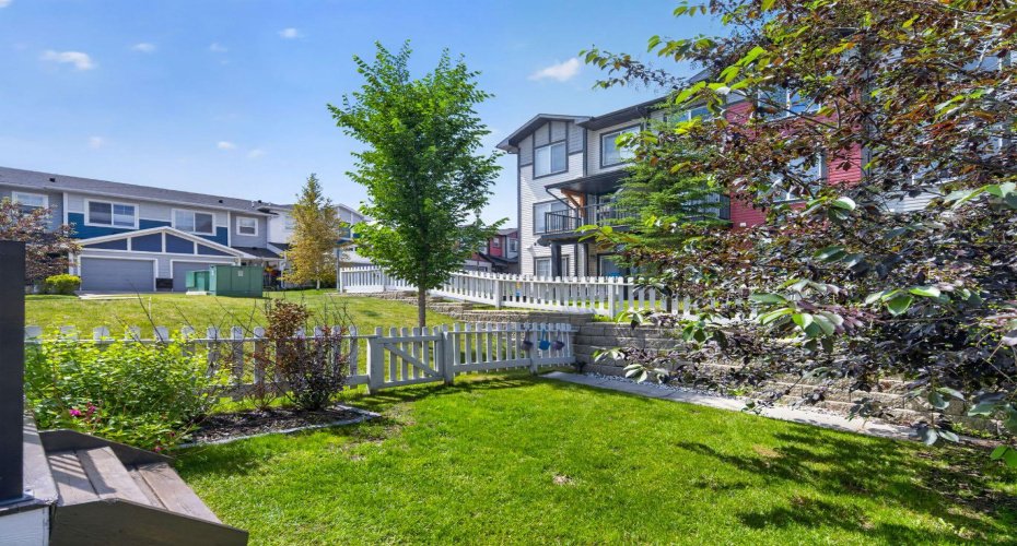 404 Jumping Pound Common, Cochrane, Alberta T4C 2L1, 3 Bedrooms Bedrooms, ,3 BathroomsBathrooms,Residential,For Sale,Jumping Pound,A2327980