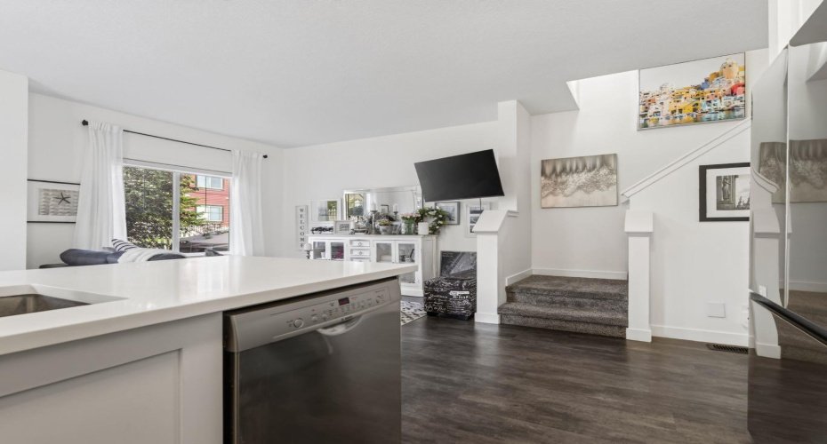 404 Jumping Pound Common, Cochrane, Alberta T4C 2L1, 3 Bedrooms Bedrooms, ,3 BathroomsBathrooms,Residential,For Sale,Jumping Pound,A2327980