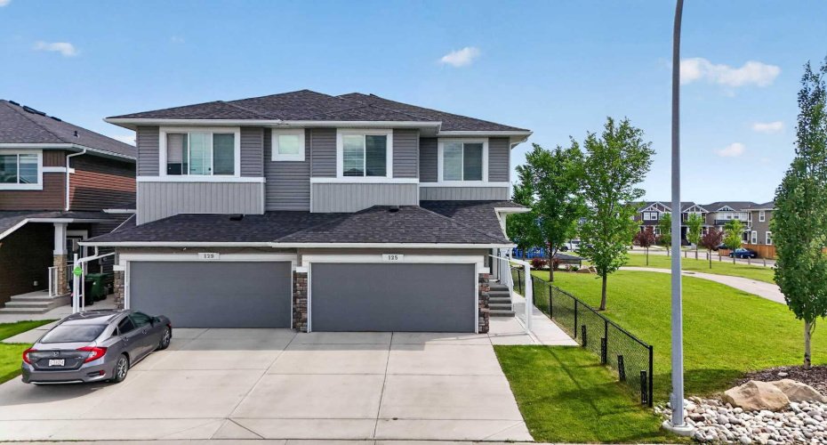 125 Redstone Common, Calgary, Alberta T3N 0P6, 3 Bedroom Bedrooms, 0 ,4 BathroomBathrooms,Residential,For Sale,Redstone,0,A2328004