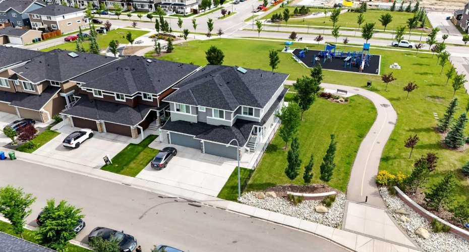 125 Redstone Common, Calgary, Alberta T3N 0P6, 3 Bedroom Bedrooms, 0 ,4 BathroomBathrooms,Residential,For Sale,Redstone,0,A2328004