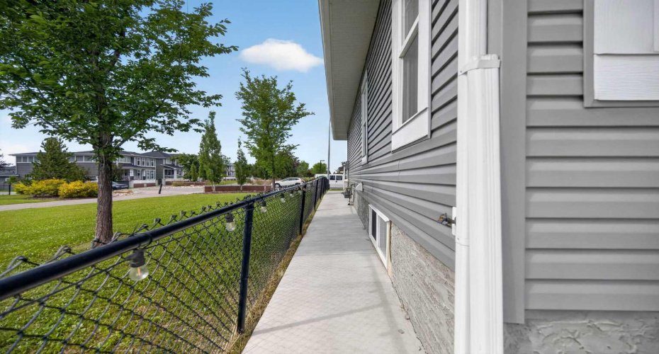 125 Redstone Common, Calgary, Alberta T3N 0P6, 3 Bedroom Bedrooms, 0 ,4 BathroomBathrooms,Residential,For Sale,Redstone,0,A2328004