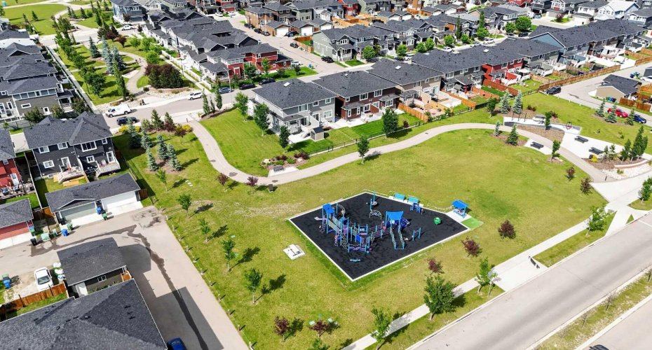 125 Redstone Common, Calgary, Alberta T3N 0P6, 3 Bedroom Bedrooms, 0 ,4 BathroomBathrooms,Residential,For Sale,Redstone,0,A2328004
