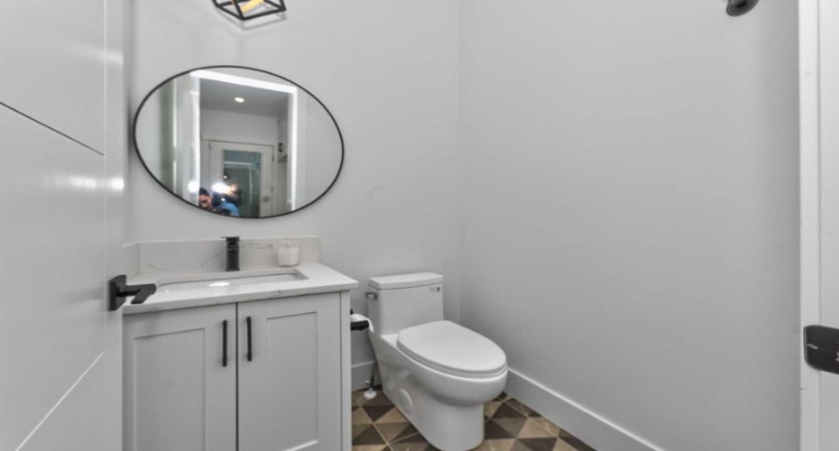 219 18 Avenue, Calgary, Alberta T2E 1N3, 5 Bedroom Bedrooms, 0 ,5 BathroomBathrooms,Residential,For Sale,18,0,A2328029