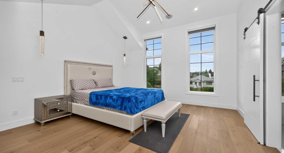219 18 Avenue, Calgary, Alberta T2E 1N3, 5 Bedroom Bedrooms, 0 ,5 BathroomBathrooms,Residential,For Sale,18,0,A2328029