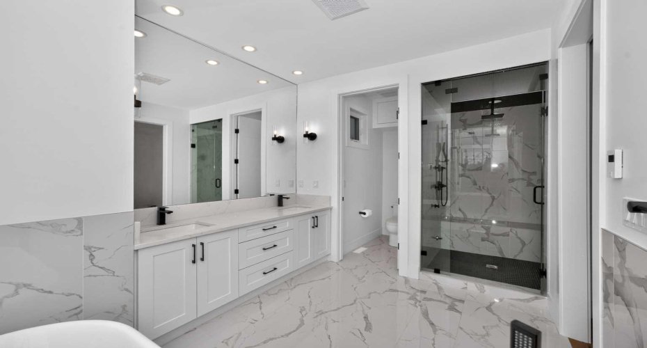 219 18 Avenue, Calgary, Alberta T2E 1N3, 5 Bedroom Bedrooms, 0 ,5 BathroomBathrooms,Residential,For Sale,18,0,A2328029
