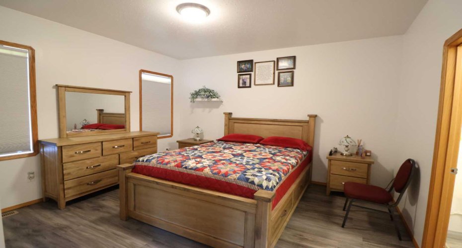 608 3 st n, Grassy Lake, Alberta T0K 0Z0, 4 Bedroom Bedrooms, 0 ,2 BathroomBathrooms,Residential,For Sale,3 st n,0,A2328032