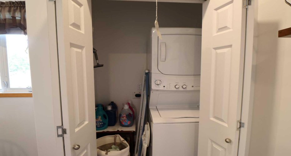 608 3 st n, Grassy Lake, Alberta T0K 0Z0, 4 Bedroom Bedrooms, 0 ,2 BathroomBathrooms,Residential,For Sale,3 st n,0,A2328032