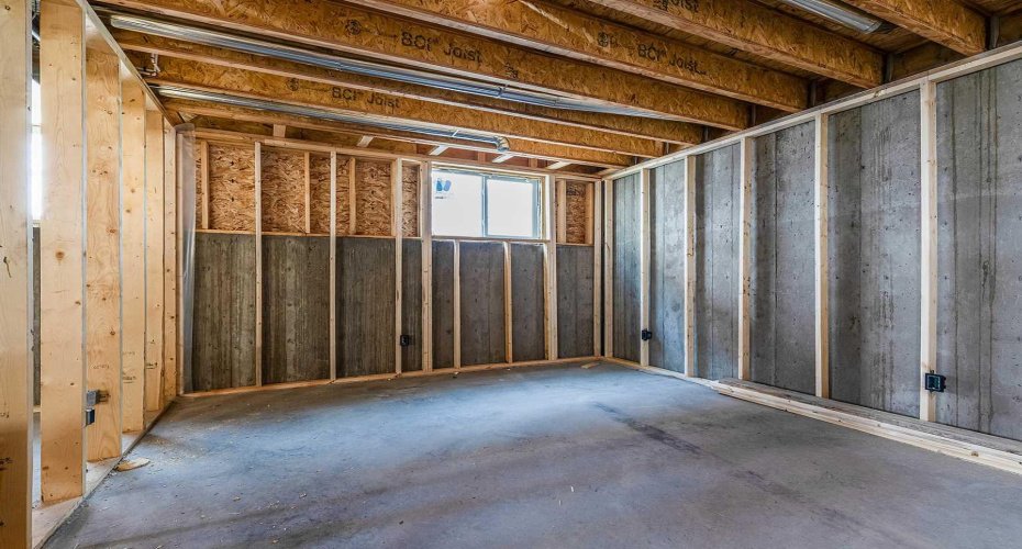 918 Memorial Drive, Redcliff, Alberta T0J2P0, 3 Bedroom Bedrooms, 0 ,3 BathroomBathrooms,Residential,For Sale,Memorial,0,A2328049
