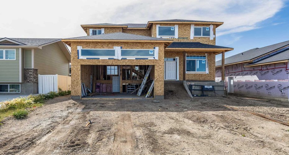 918 Memorial Drive, Redcliff, Alberta T0J2P0, 3 Bedroom Bedrooms, 0 ,3 BathroomBathrooms,Residential,For Sale,Memorial,0,A2328049