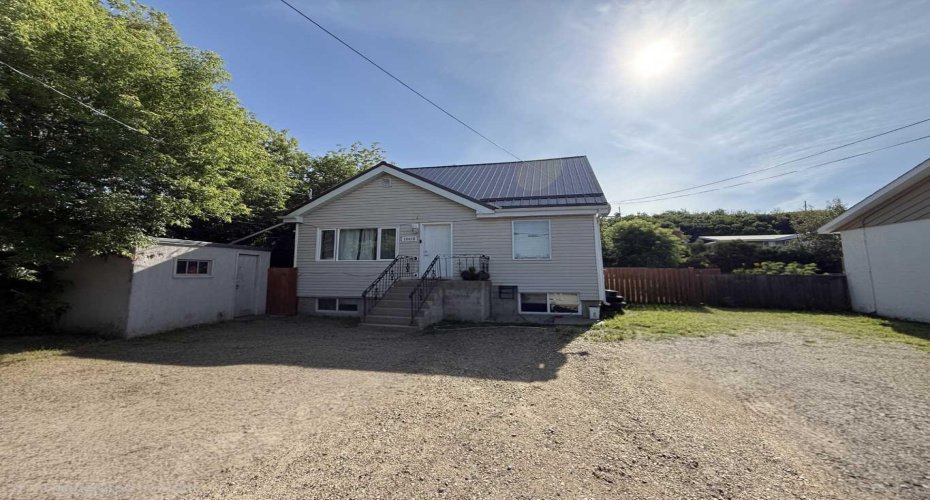 10026 102A Street, Peace River, Alberta T8S1R3, 4 Bedroom Bedrooms, 0 ,2 BathroomBathrooms,Residential,For Sale,102A,0,A2328084