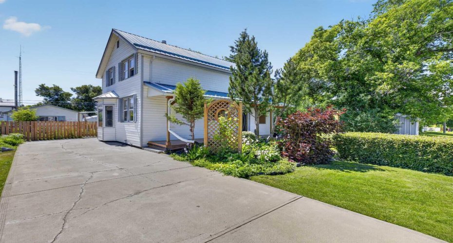 2109 21 Avenue, Bowden, Alberta T0M0K0, 2 Bedroom Bedrooms, 0 ,2 BathroomBathrooms,Residential,For Sale,21,0,A2328085